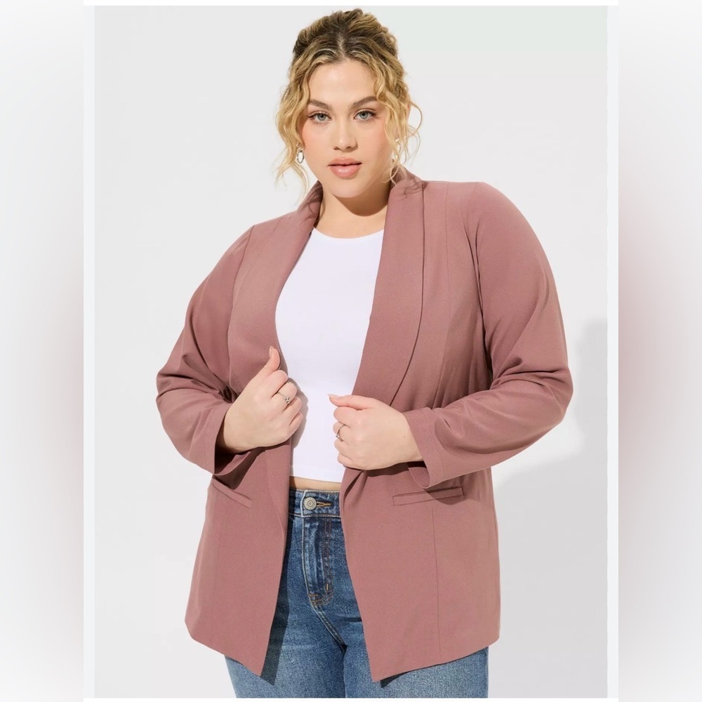 Torrid Studio Classic Shawl Collar Longline Blazer Size 4

BIN W